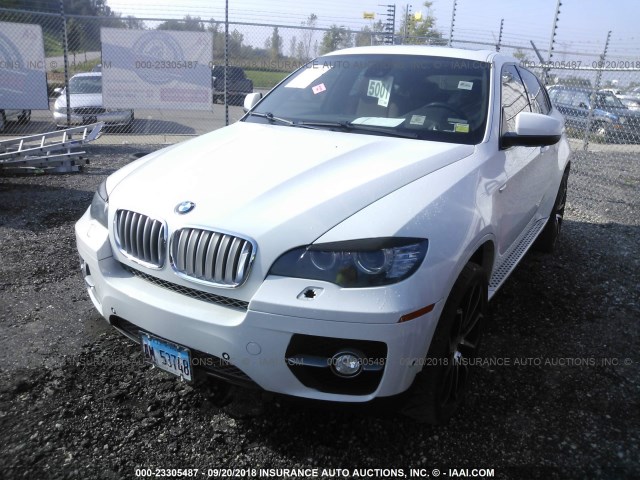 5UXFG8C5XBLZ96905 - 2011 BMW X6 XDRIVE50I WHITE photo 2