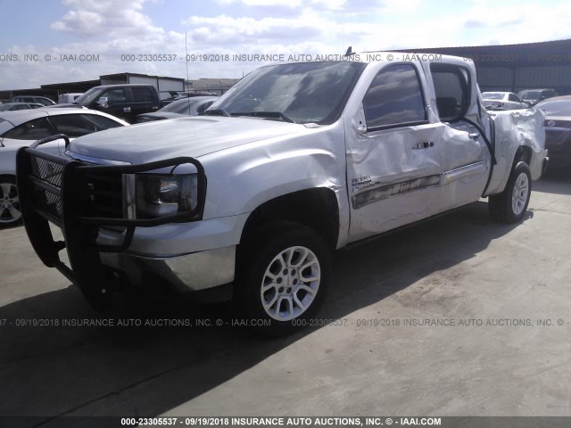 3GTP1VE08BG372699 - 2011 GMC SIERRA C1500 SLE SILVER photo 2