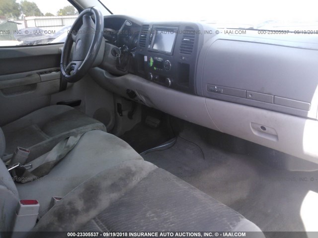 3GTP1VE08BG372699 - 2011 GMC SIERRA C1500 SLE SILVER photo 5