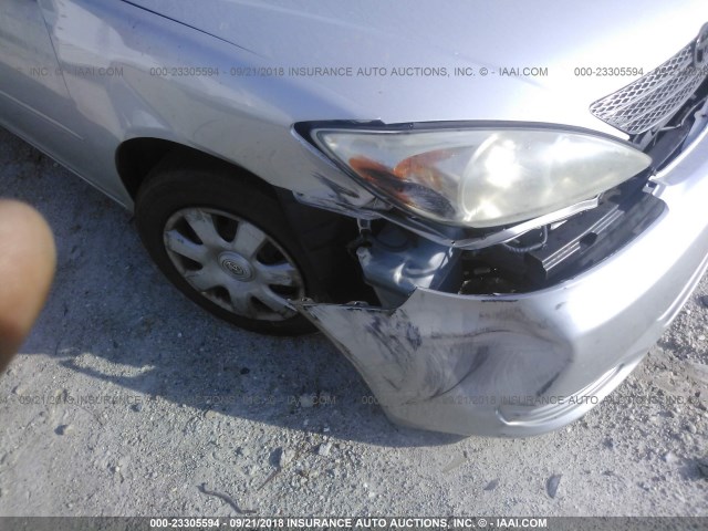 4T1BE32K22U046415 - 2002 TOYOTA CAMRY LE/XLE/SE 银色 照片 6