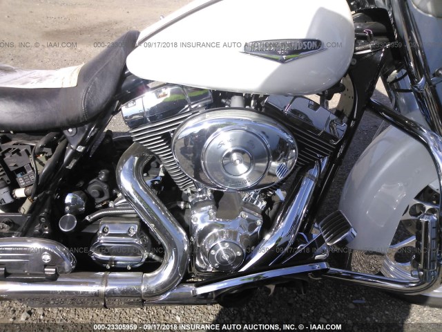 1HD1FBW122Y612511 - 2002 HARLEY-DAVIDSON FLHRI WHITE photo 8