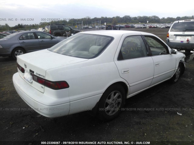 JT2BF22K3X0181180 - 1999 TOYOTA CAMRY LE/XLE 白色 照片 4