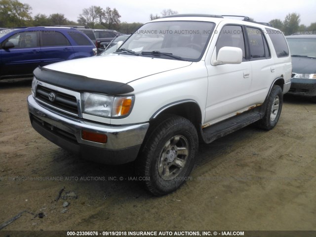 JT3HN86R1W0148437 - 1998 TOYOTA 4RUNNER SR5 WHITE photo 2