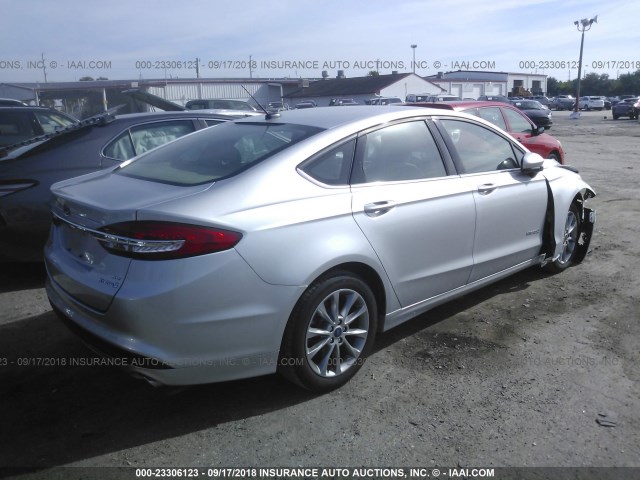 3FA6P0LU2HR304307 - 2017 FORD FUSION SE HYBRID SILVER photo 4