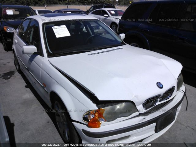 WBAAM5335XFR10727 - 1999 BMW 328 I AUTOMATIC WHITE photo 1