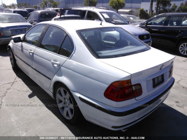 WBAAM5335XFR10727 - 1999 BMW 328 I AUTOMATIC WHITE photo 3