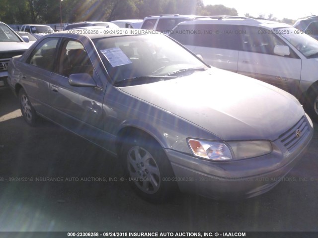 JT2BF28KXX0181460 - 1999 TOYOTA CAMRY LE/XLE 金色 照片 1