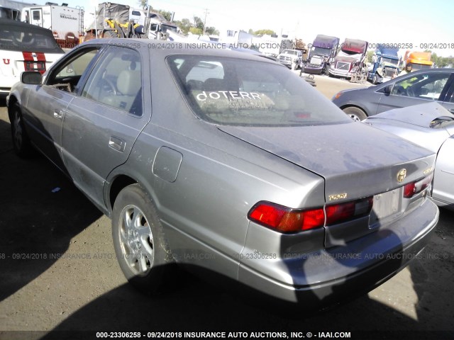 JT2BF28KXX0181460 - 1999 TOYOTA CAMRY LE/XLE 金色 照片 3