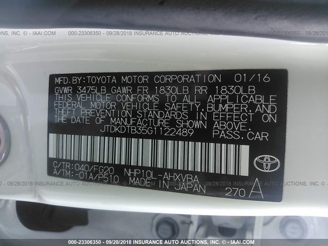 JTDKDTB35G1122489 - 2016 TOYOTA PRIUS C WHITE photo 9