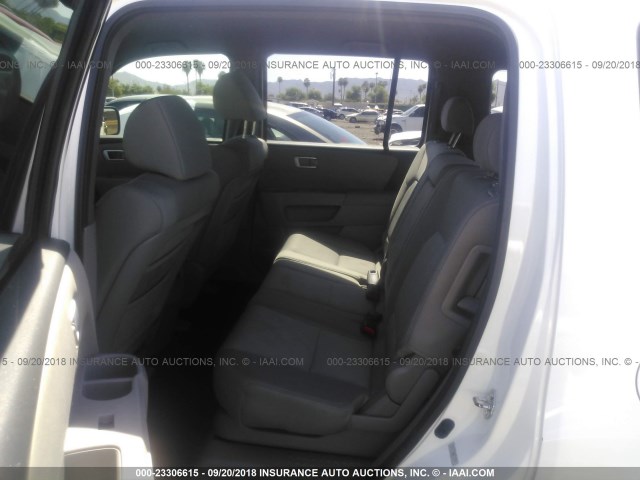 5FNYF3H28BB012409 - 2011 HONDA PILOT LX WHITE photo 8