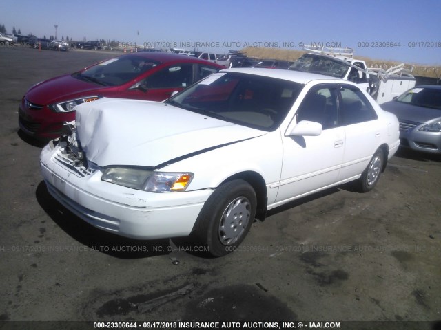 JT2BG22K4W0203926 - 1998 TOYOTA CAMRY CE/LE/XLE 白色 照片 2