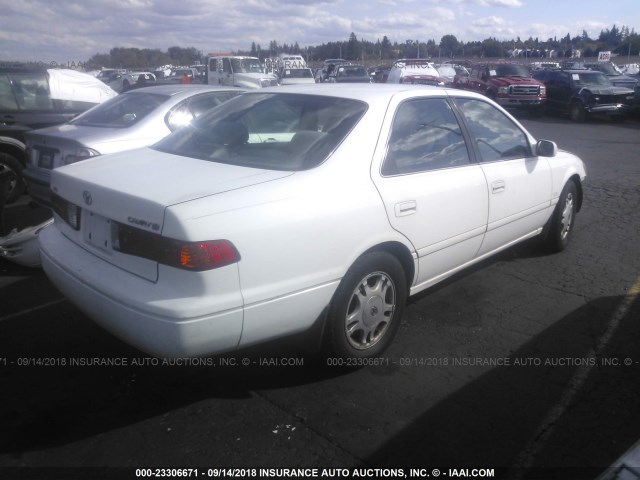JT2BG22K9Y0443671 - 2000 TOYOTA CAMRY CE/LE/XLE 白色 照片 4