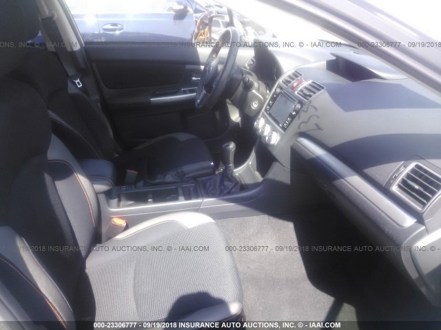 JF2GPABC2H9205710 - 2017 SUBARU CROSSTREK PREMIUM ვერცხლისფერი ფოტო 5