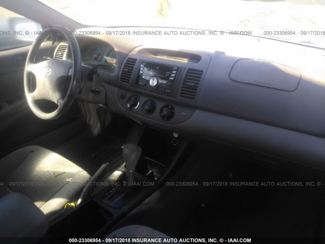 4T1BF30K62U532550 - 2002 TOYOTA CAMRY LE/XLE/SE Көк фото 5