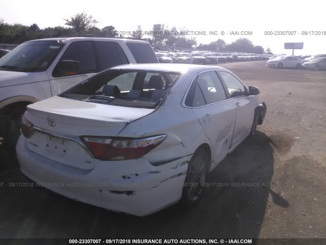 4T1BF1FKXHU756523 - 2017 TOYOTA CAMRY LE/XLE/SE/XSE 白色 照片 4