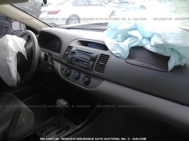 4T1BE30K62U074351 - 2002 TOYOTA CAMRY LE/XLE/SE Алтын фото 5