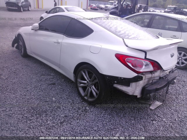 KMHHU6KH1AU026495 - 2010 HYUNDAI GENESIS COUPE 3.8L WHITE photo 3