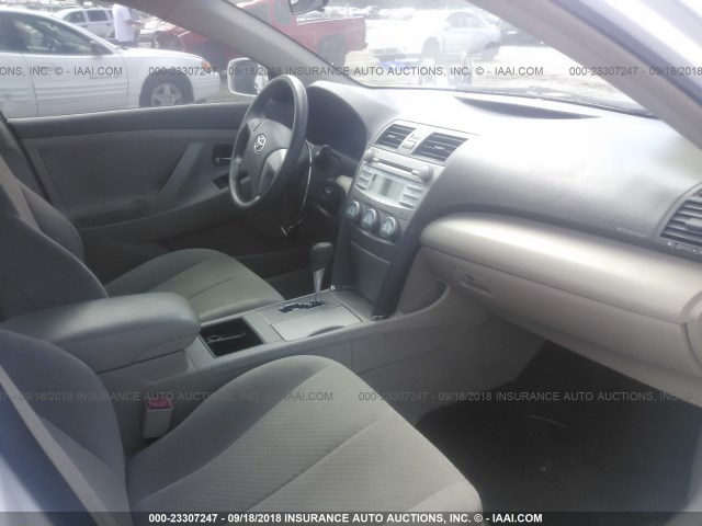 4T1BE46K39U802280 - 2009 TOYOTA CAMRY SE/LE/XLE WHITE photo 5