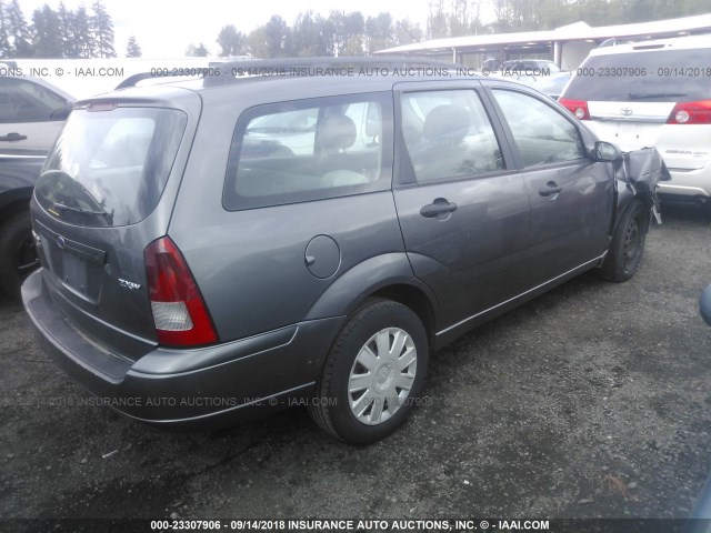 1FAFP36N75W102156 - 2005 FORD FOCUS ZXW GRAY photo 4