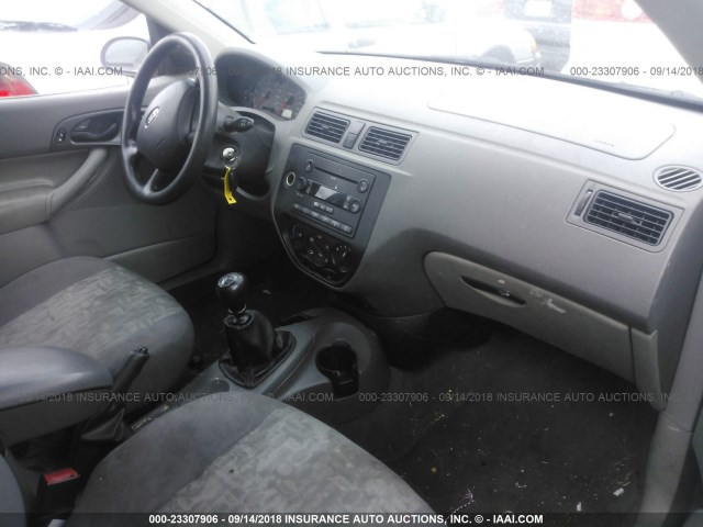 1FAFP36N75W102156 - 2005 FORD FOCUS ZXW GRAY photo 5