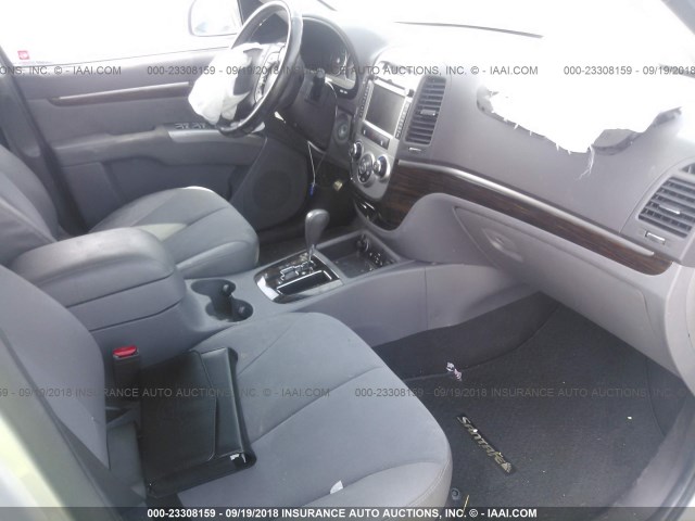 5NMSHDAG6AH355549 - 2010 HYUNDAI SANTA FE SE SILVER photo 5