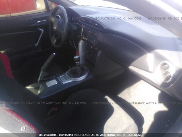 JF1ZNAA11D1701335 - 2013 TOYOTA SCION FR-S SILVER photo 5