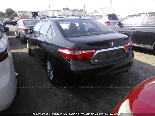 4T4BF1FK1FR469932 - 2015 TOYOTA CAMRY LE/XLE/SE/XSE 黑色 照片 3