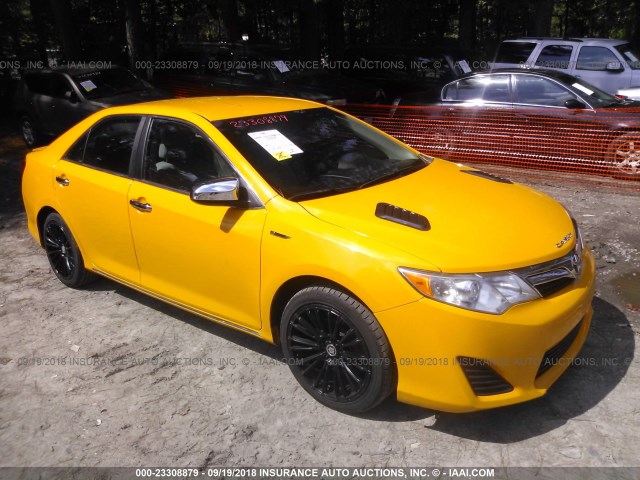 4T1BF1FK1EU470586 - 2014 TOYOTA CAMRY L/SE/LE/XLE ყვითელი ფოტო 1