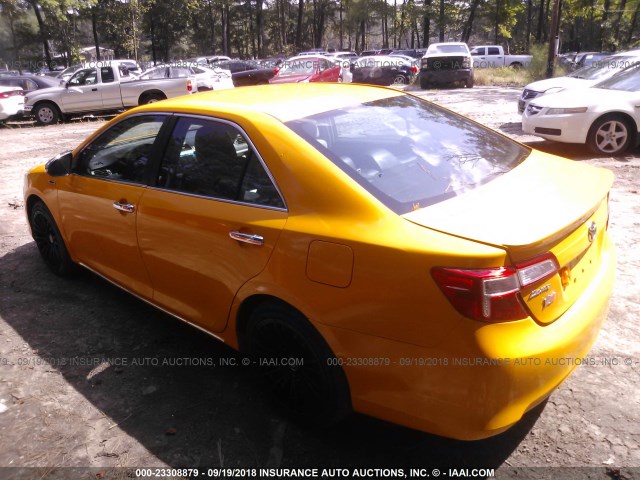 4T1BF1FK1EU470586 - 2014 TOYOTA CAMRY L/SE/LE/XLE ყვითელი ფოტო 3