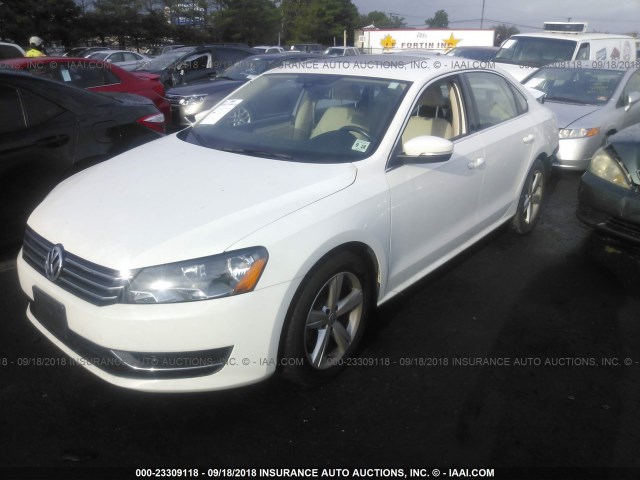 1VWBP7A31DC147256 - 2013 VOLKSWAGEN PASSAT SE WHITE photo 2