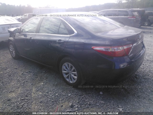 4T4BF1FK9FR486462 - 2015 TOYOTA CAMRY LE/XLE/SE/XSE ლურჯი ფოტო 3