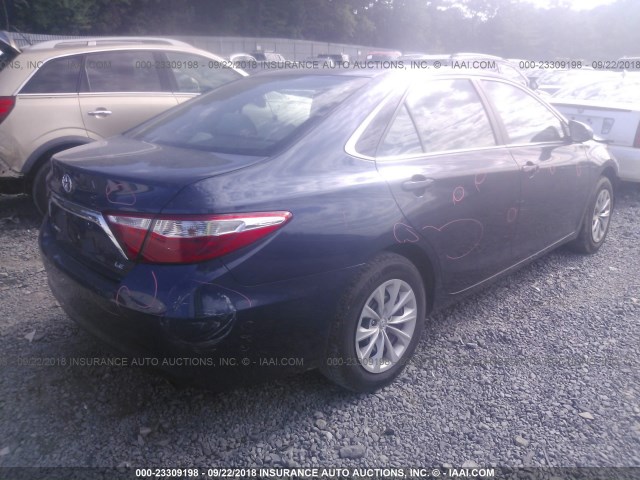 4T4BF1FK9FR486462 - 2015 TOYOTA CAMRY LE/XLE/SE/XSE ლურჯი ფოტო 4