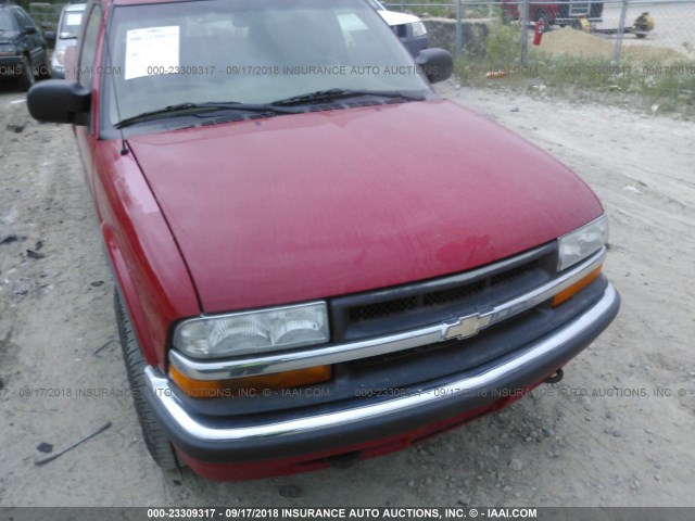 1GCDT19WX28118258 - 2002 CHEVROLET S TRUCK S10 RED photo 6