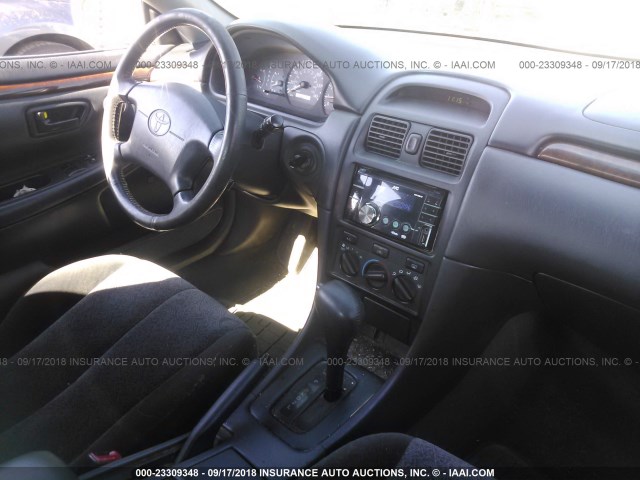 2T1CF22PX1C435696 - 2001 TOYOTA CAMRY SOLARA SE/SLE ვერცხლისფერი ფოტო 5