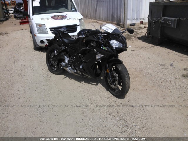 JKAEXEJ19HDA00585 - 2017 KAWASAKI EX650 J შავი ფოტო 1