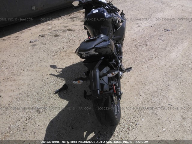 JKAEXEJ19HDA00585 - 2017 KAWASAKI EX650 J შავი ფოტო 6