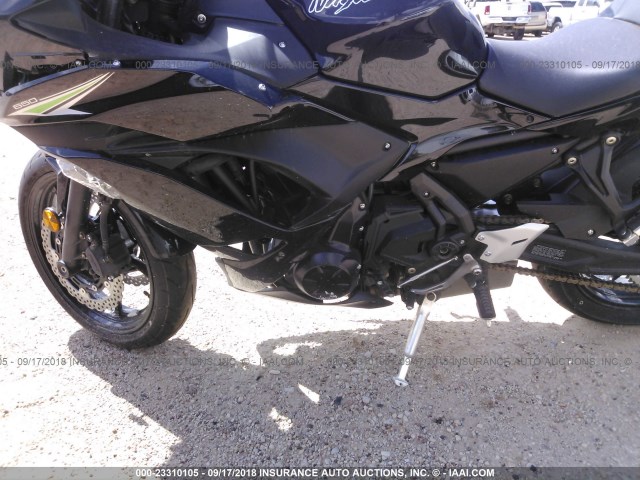 JKAEXEJ19HDA00585 - 2017 KAWASAKI EX650 J შავი ფოტო 9