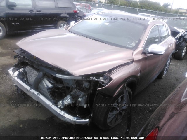 SJKCH5CR6HA019099 - 2017 INFINITI QX30 LUXURY/PREMIUM/SPORT BROWN photo 2