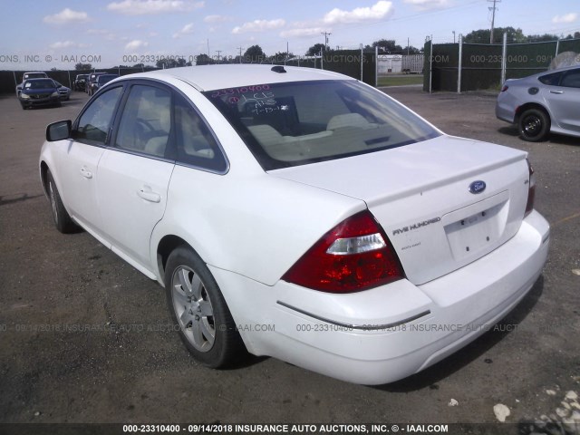 1FAFP24127G111757 - 2007 FORD FIVE HUNDRED SEL WHITE photo 3