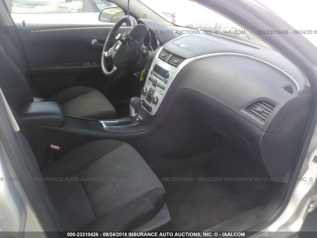 1G1ZC5E09CF109264 - 2012 CHEVROLET MALIBU 1LT SILVER photo 5