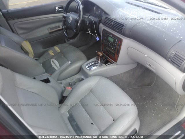 WVWRH63B43P452819 - 2003 VOLKSWAGEN PASSAT GLX MAROON photo 5