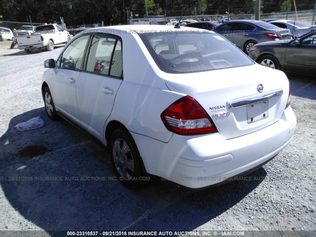 3N1BC11E19L402760 - 2009 NISSAN VERSA S/SL WHITE photo 3