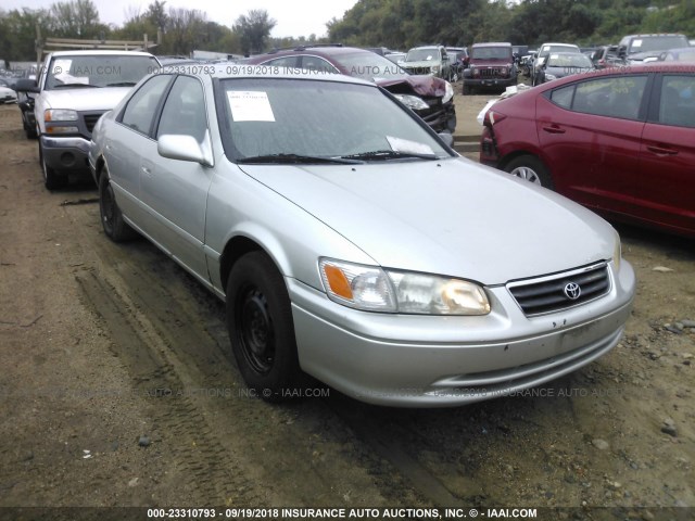 4T1BG22K01U086902 - 2001 TOYOTA CAMRY CE/LE/XLE 银色 照片 1
