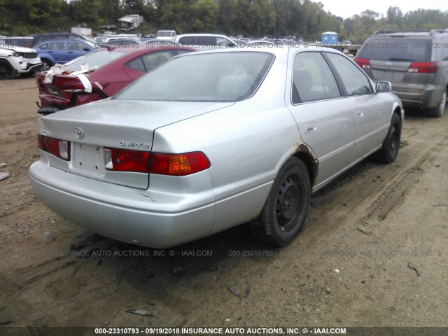 4T1BG22K01U086902 - 2001 TOYOTA CAMRY CE/LE/XLE 银色 照片 4