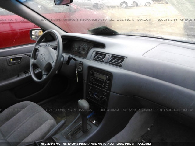 4T1BG22K01U086902 - 2001 TOYOTA CAMRY CE/LE/XLE 银色 照片 5