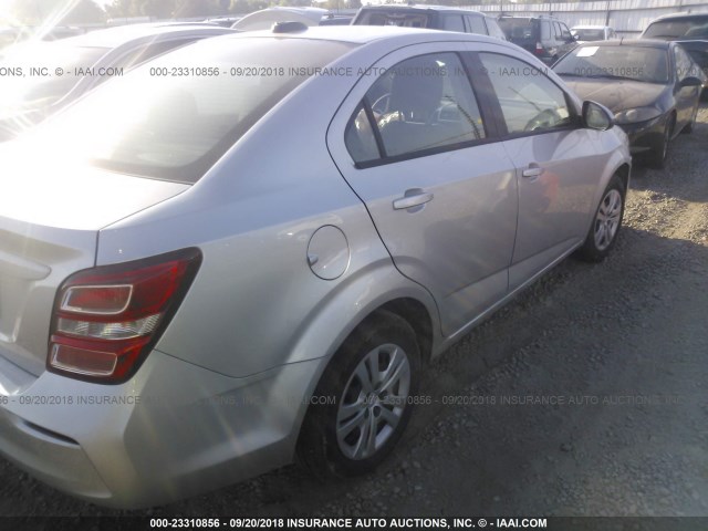 1G1JB5SH7H4165460 - 2017 CHEVROLET SONIC LS 灰色 照片 4