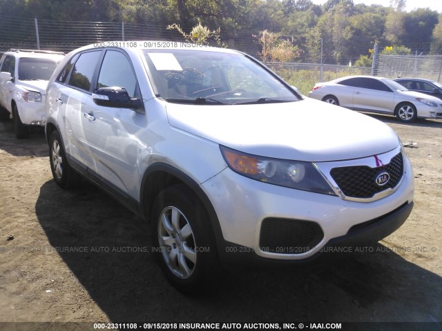 5XYKT3A13CG302597 - 2012 KIA SORENTO LX SILVER photo 1