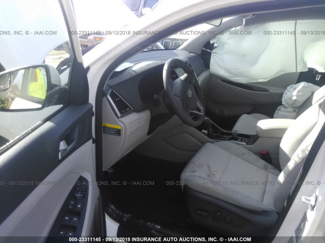 KM8J3CA49JU612282 - 2018 HYUNDAI TUCSON WHITE photo 5