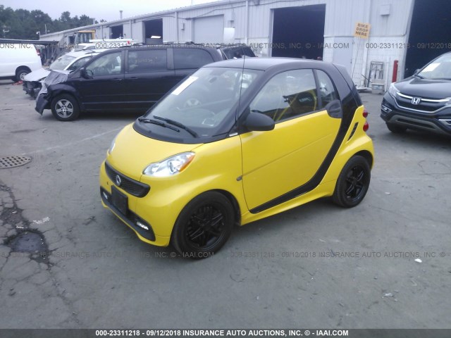 WMEEJ3BA1DK723569 - 2013 SMART FORTWO PURE/PASSION YELLOW photo 2