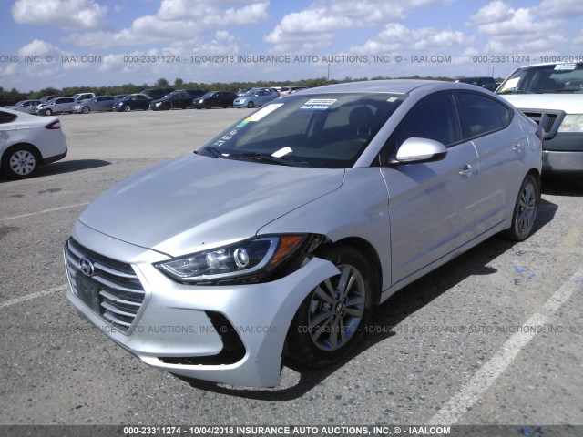 KMHD84LF2HU381173 - 2017 HYUNDAI ELANTRA SE/VALUE/LIMITED SILVER photo 2